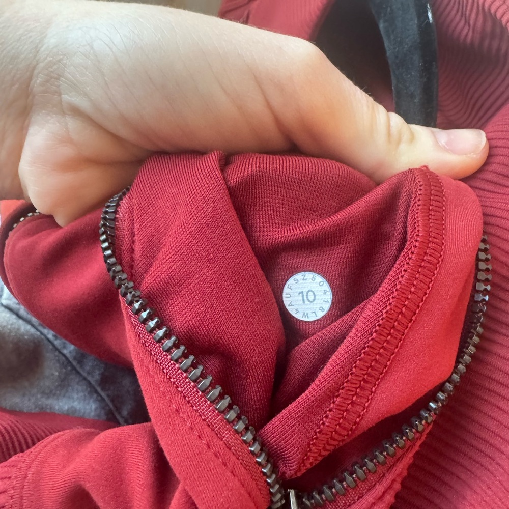 Lululemon Movement to Movement Jacket size 10 red - Picture 7 of 8